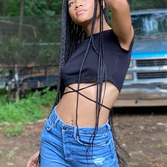 BLACK CRISS CROSS TOP - Picture 4 of 4